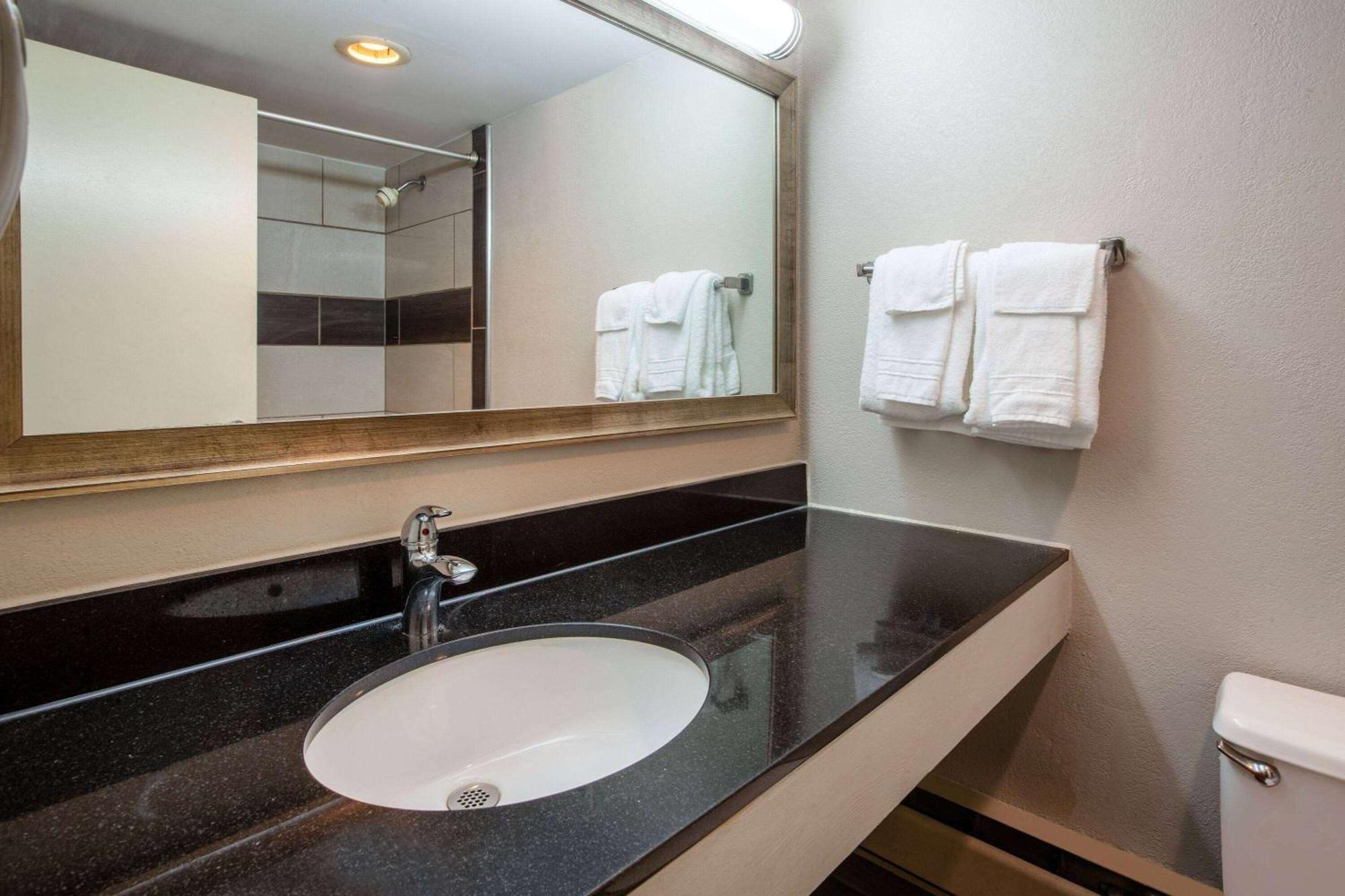 Baymont By Wyndham Northwood Motel Luaran gambar