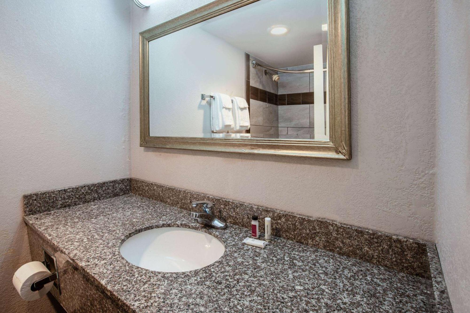 Baymont By Wyndham Northwood Motel Luaran gambar
